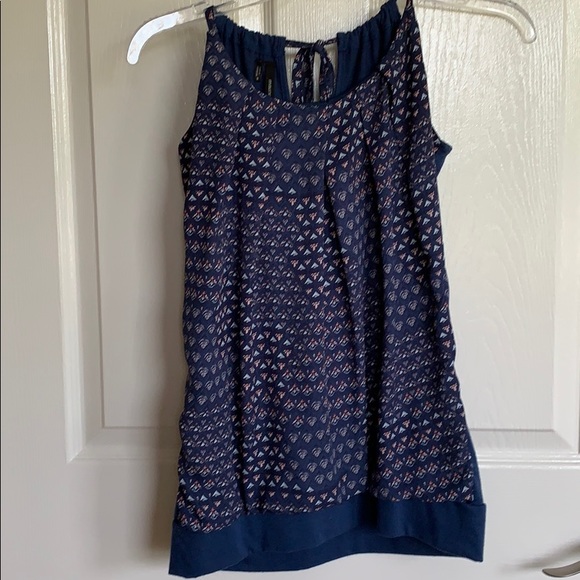 Top - Picture 2 of 4